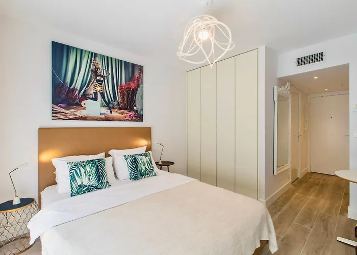 Centre Promenade Golden Square Terrace 1 Min Walk To The Ac