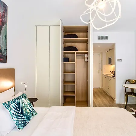 Centre Promenade Golden Square Terrace 1 Min Walk To The Ac 아파트 *