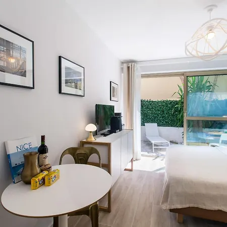 Centre Promenade Golden Square Terrace 1 Min Walk To The Ac Διαμέρισμα *