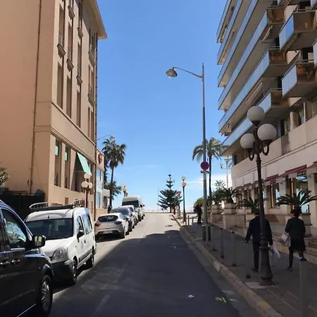 Apartment Centre Promenade With Terrace Next To The Sea In The Pedestrian Area Nice