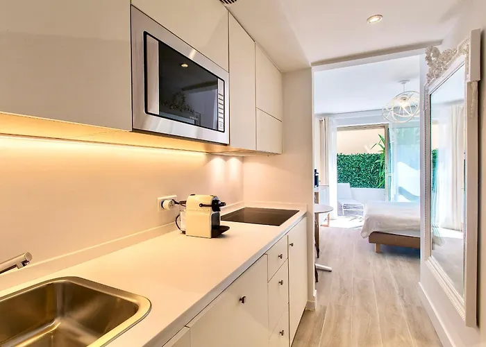 Centre Promenade Golden Square Terrace 1 Min Walk To The Beach Ac * Nice