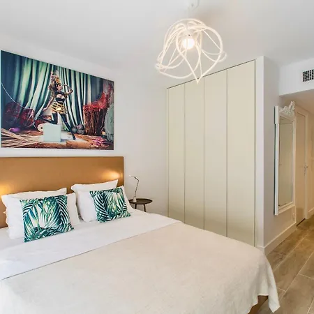 Centre Promenade Golden Square Terrace 1 Min Walk To The Ac