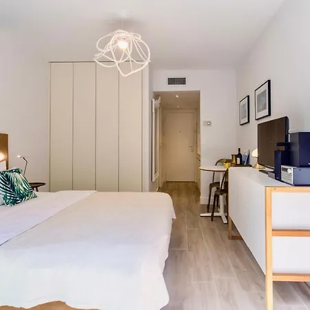 דירה Centre Promenade Golden Square Terrace 1 Min Walk To The Ac *